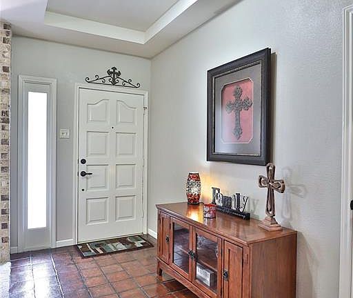 3rd image of 1266 Canterbury Dr