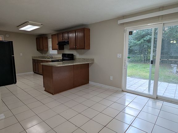 5th image of 5127 Acoma Ave