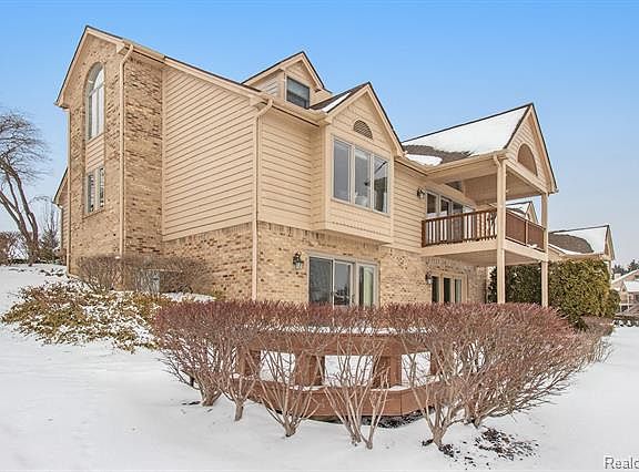 2nd image of 18274 Blue Heron Dr W