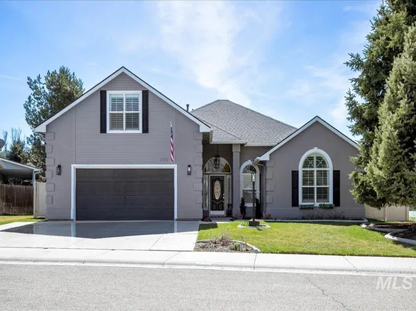 1077 W Big Creek Cir, Nampa, ID 83686