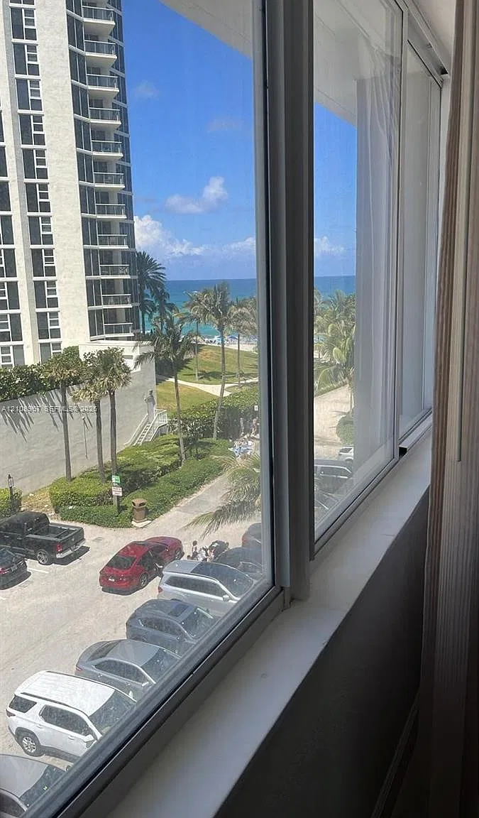 The Aventura Beach Club C — Photo 4