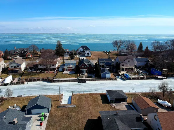 37500 Lakeville St, Harrison Township, MI 48045