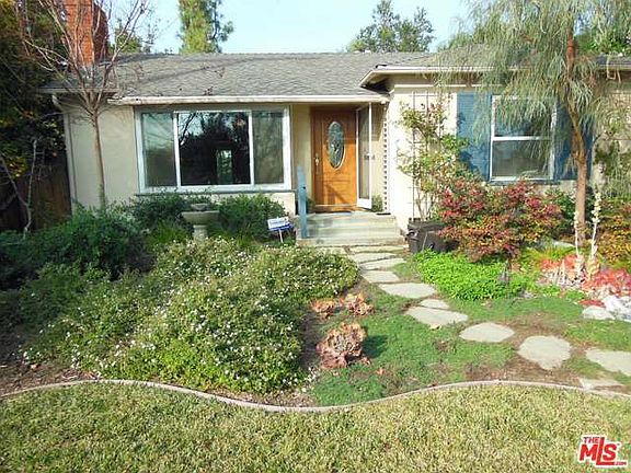 2nd image of 1701 Casa Grande St