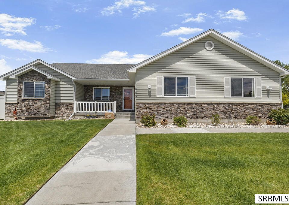 1st image of 660 Regency Ln