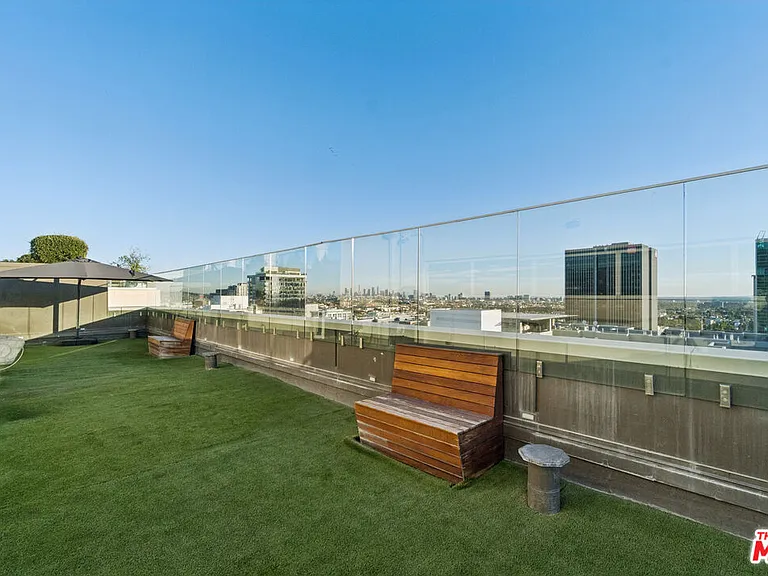 6250 Hollywood Blvd #8K — Photo 17