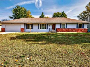 2942 SE Meadowview Dr, Topeka, KS 66605