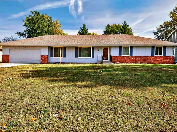 2942 SE Meadowview Dr, Topeka, KS 66605