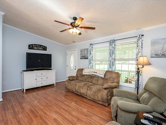 4th image of 4800 Simmons Ln