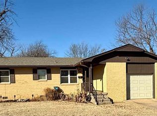 874 Saralyn Dr, Blackwell, OK 74631