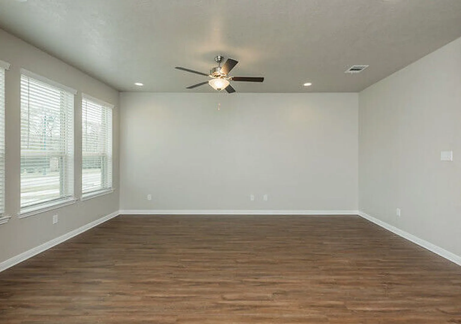 Spacious Townhome Available Now! — Photo 2