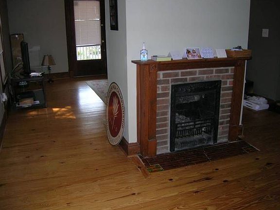 View from Kitchn to Front