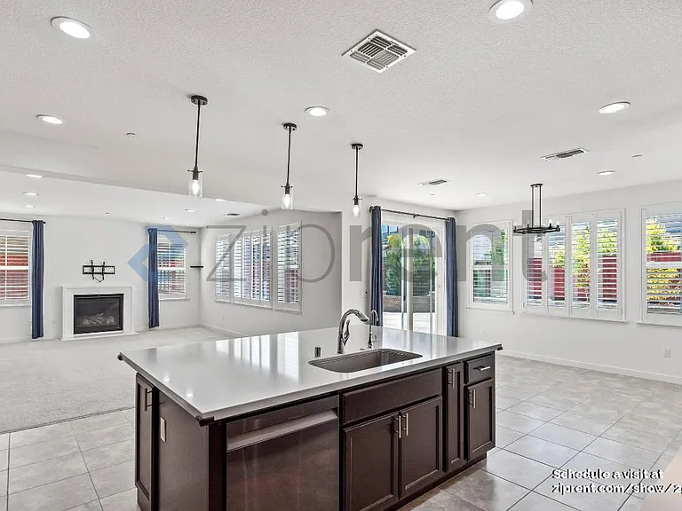 350 E Huntley Ave — Photo 16