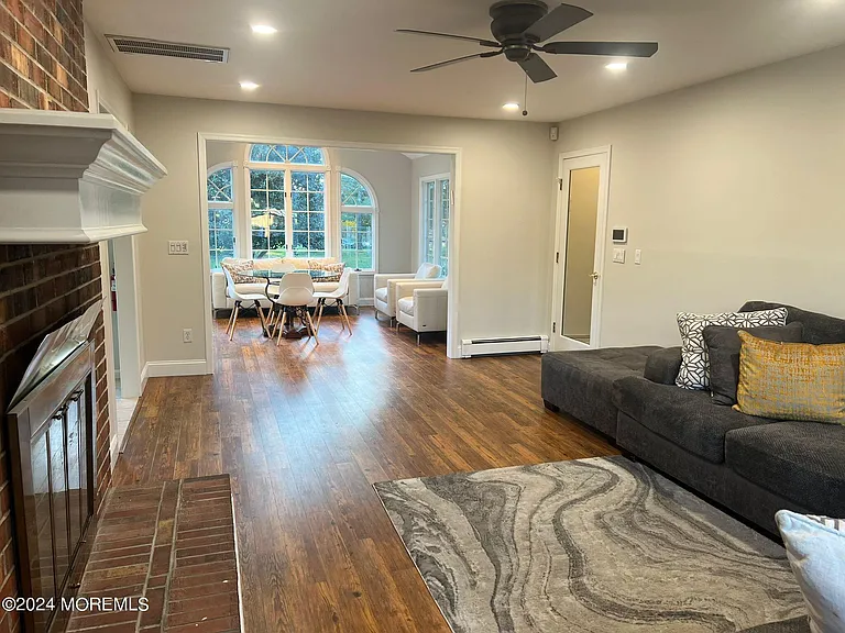1578 N Bay Ave — Photo 41