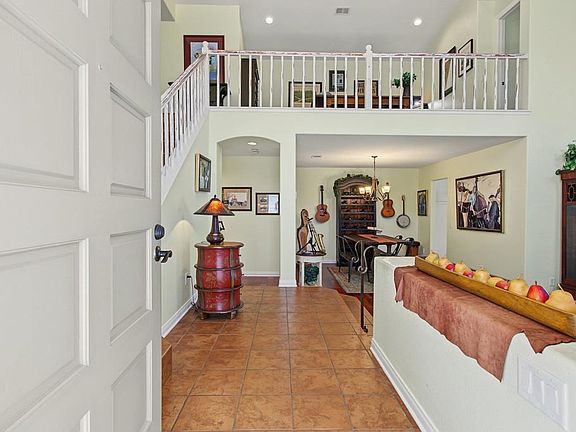 5th image of 1048 Torrey Pines Rd