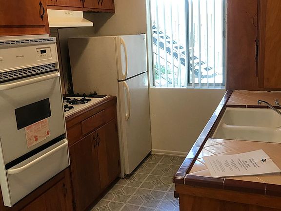 2nd image of 1450 Marine Ave #2