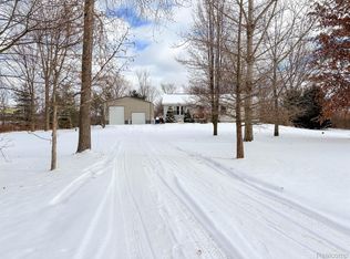 3200 Glover Rd, Fowlerville, MI 48836
