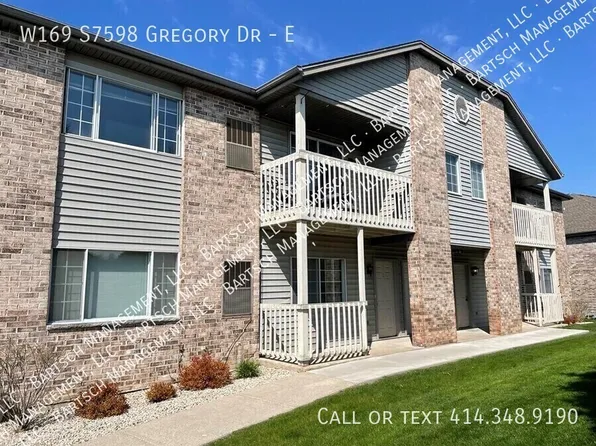 W169S7598 Gregory Dr #E, Muskego, WI 53150