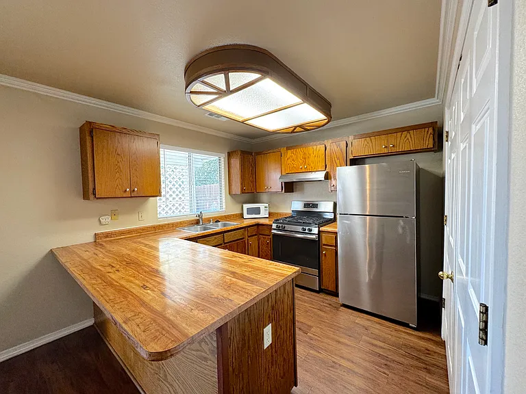 1281 Burton Ct #1 — Photo 5