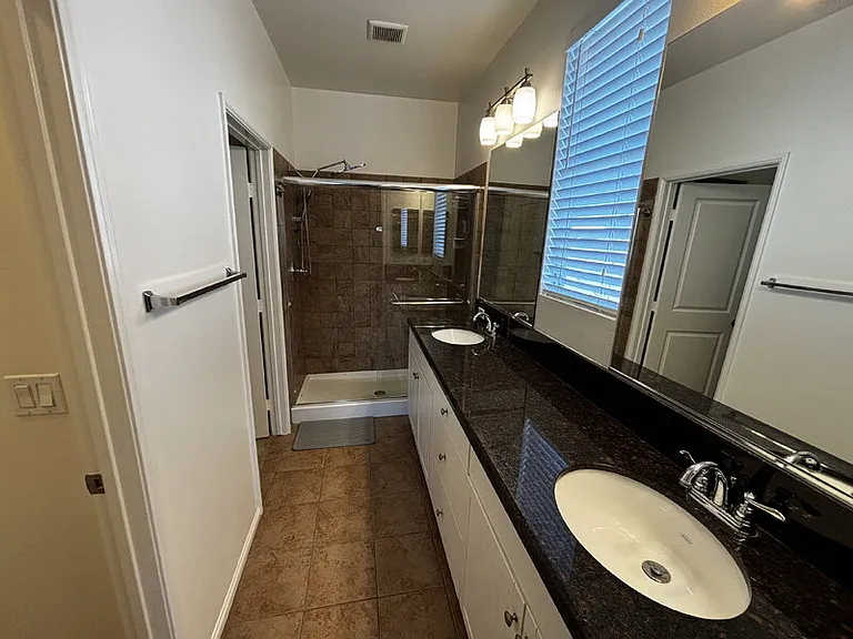 1844 N Orizaba Ave — Photo 13