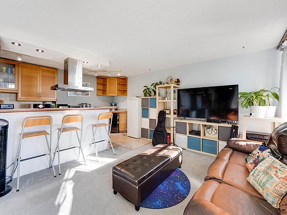 2nd image of 6689 Willingdon Ave #705