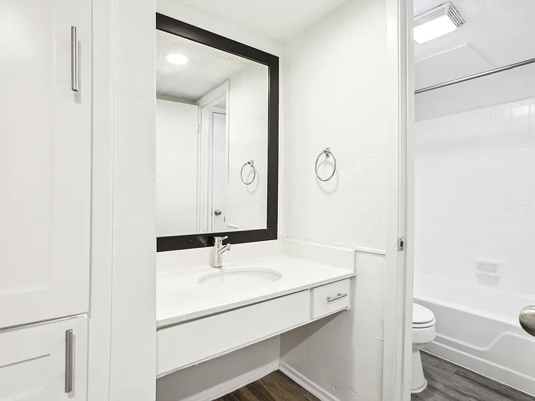 Jewel Apartment Homes — Photo 9