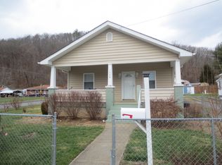 1528 W Jackson St, Covington, VA 24426
