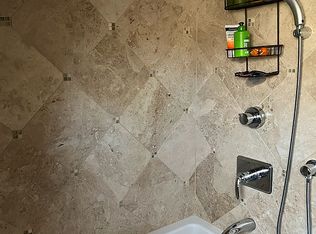 145 Gilbert Stuart Dr, Warwick, RI 02818