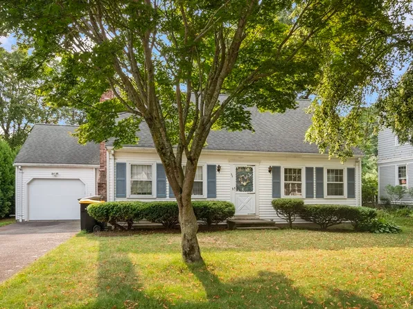 58 Maple St, Framingham, MA 01702