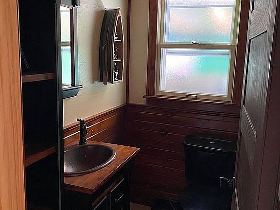 1/2 Bath