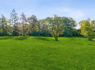 1350 N Saint Marys Rd, Libertyville, IL 60048