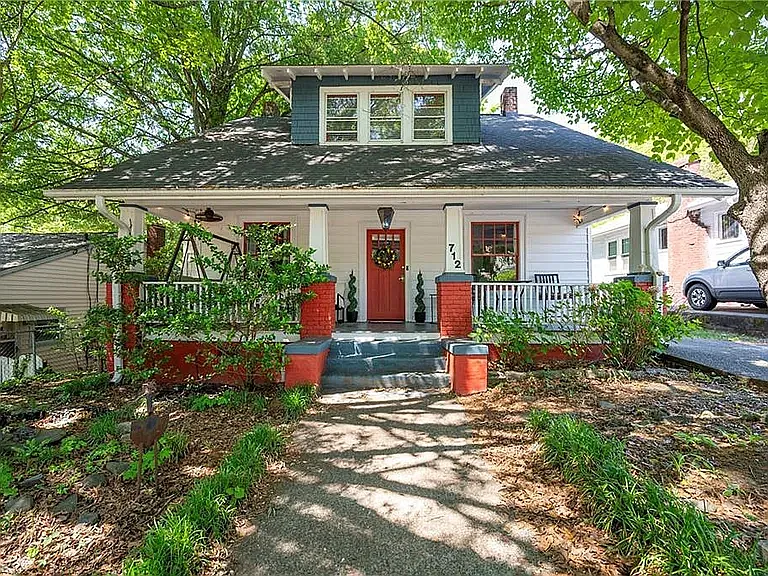 712 Laurel St — Photo 1