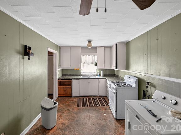 5th image of 2578 E Simpson Rd