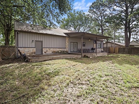 4th image of 131 Katy Dr