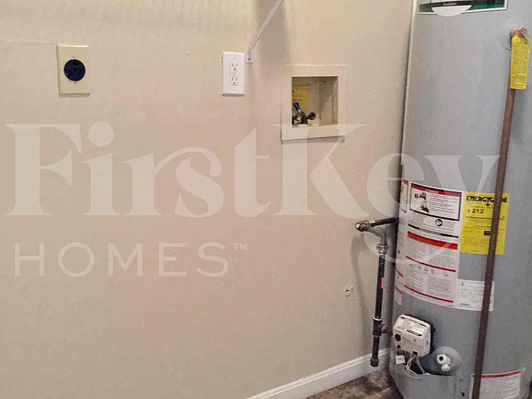 687 Bobolink Ct — Photo 24