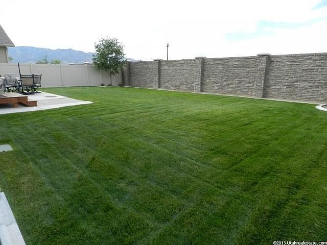 2nd image of 759 N Aberdeen Way