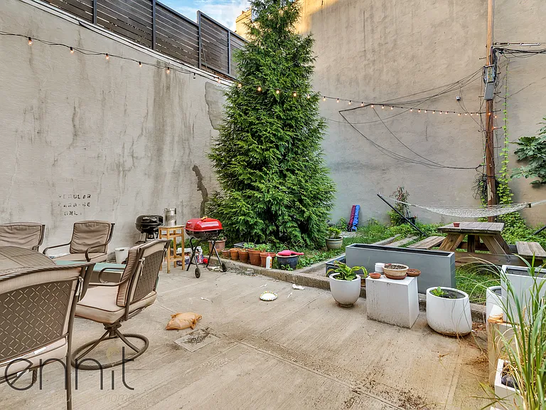 377 Onderdonk Ave #2B — Photo 11