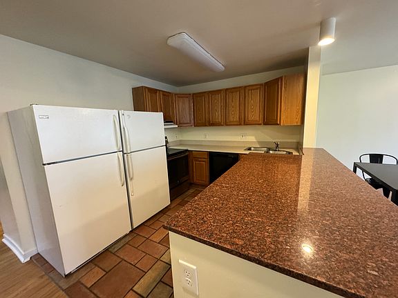 5th image of 1115 Willard St APT 201