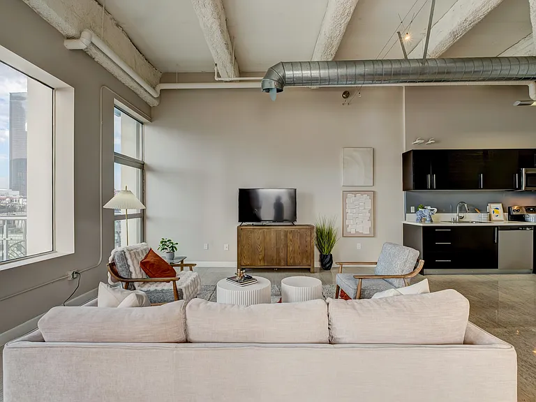 Thurman Lofts — Photo 6