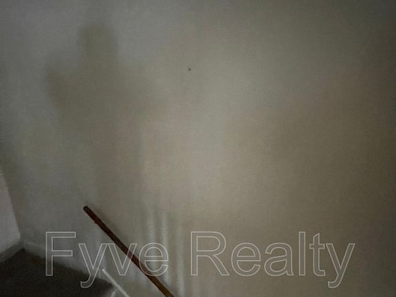 5th image of 5815 Lincoln Ave
