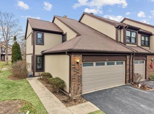 236 Shadowbend Dr, Wheeling, IL 60090