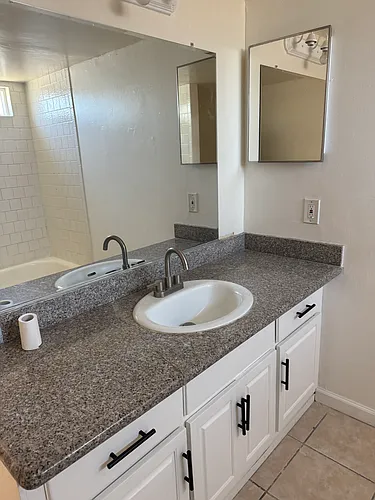 1308 Flower St Photo 1