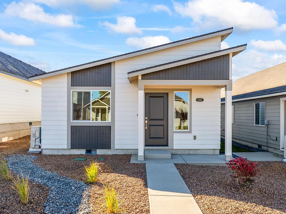 1st image of 3996 SW Obsidian Pl #138