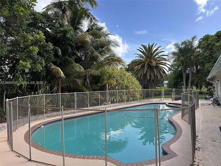 11907 Jennifer Way — Photo 23