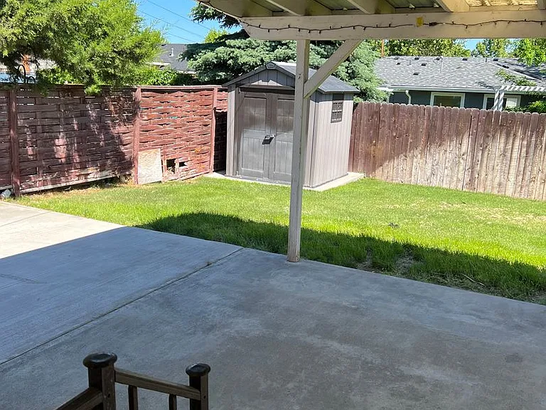 770 W Highland Ave — Photo 15
