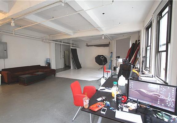 5th image of 320 W 37th St Rm 10A