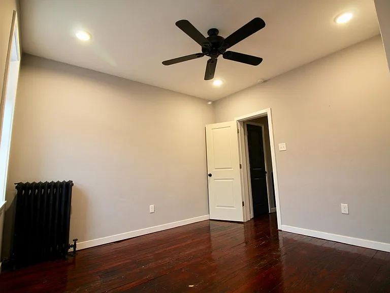 3055 Braddock St — Photo 16