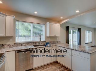 1109 Halsey Dr, Coupeville, WA 98239