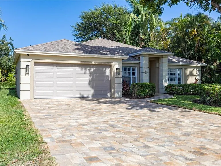 789 Coldstream Ct — Photo 1