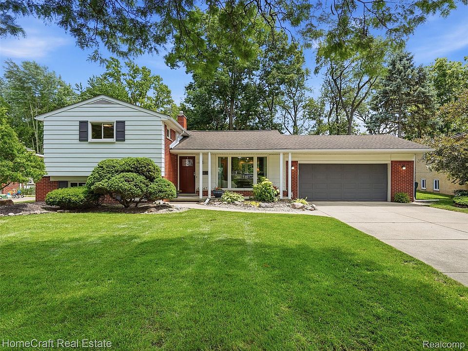 1st image of 42047 Clemons Dr