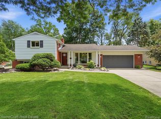 42047 Clemons Dr, Plymouth, MI 48170